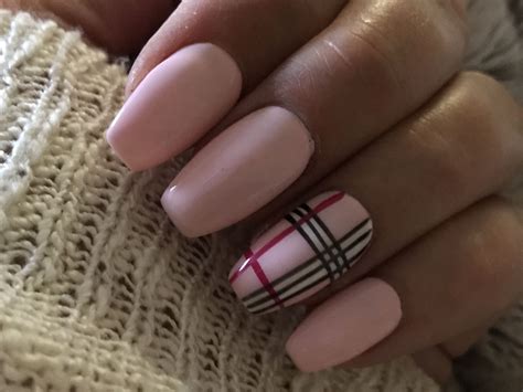 burberry nails pink